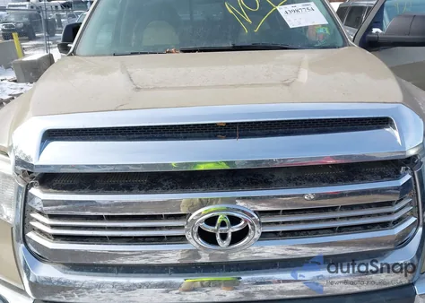 2017 Toyota Tundra Sr5 5.7L V8 z USA, uszkodzony, nr VIN 5TFUY5F12HX639913